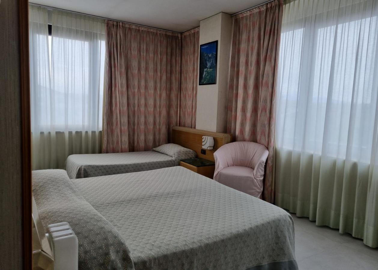 Hotel Thema Rocca San Giovanni Esterno foto