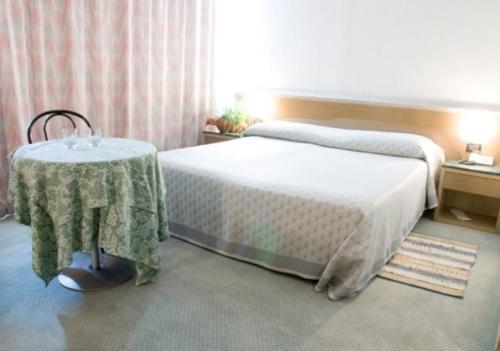 Hotel Thema Rocca San Giovanni Esterno foto