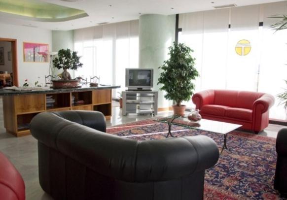 Hotel Thema Rocca San Giovanni Esterno foto